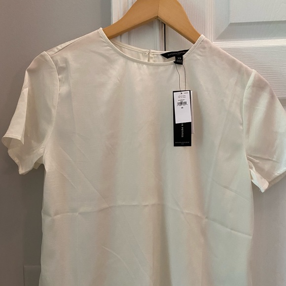 Banana Republic Tops - NWT XS Cream blouse- banana republic